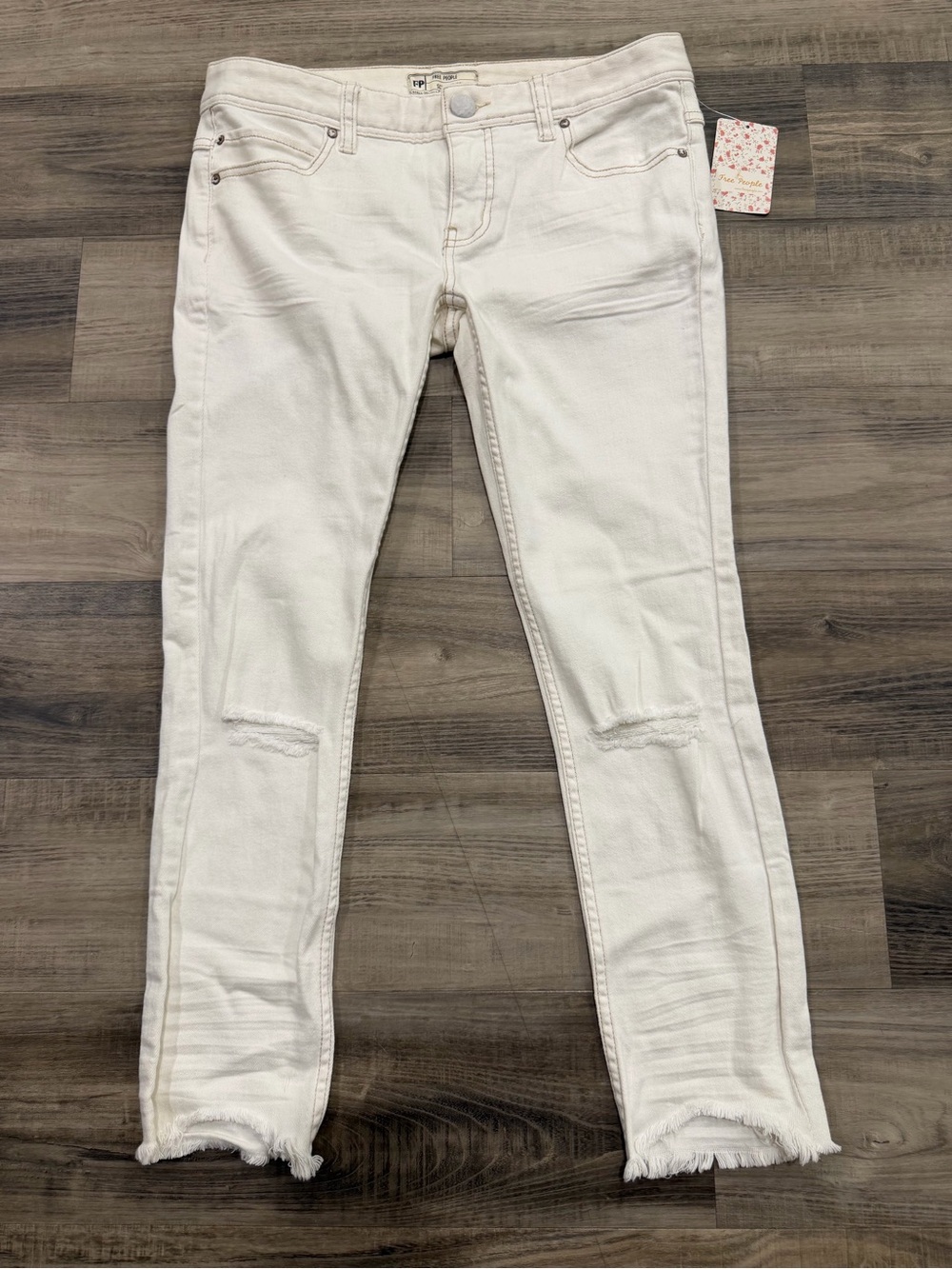 Free People Hong Kong White Distressed Raw Hem Jeans Size 28 NWT